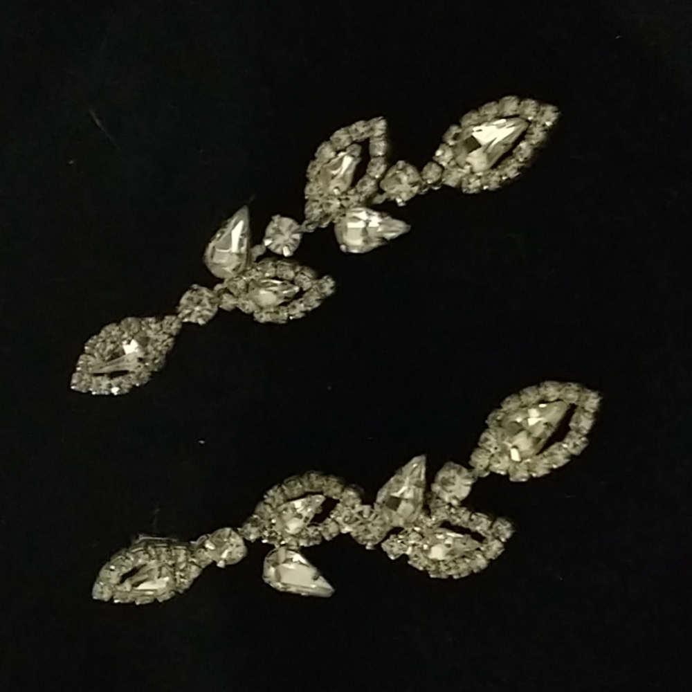 Rhinestone drop earrings